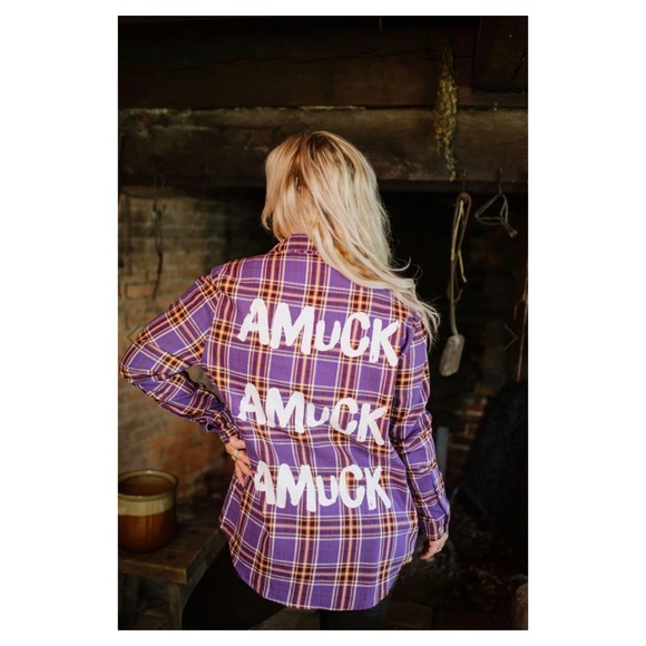 cakeworthy Tops - Hocus pocus “amuck amuck amuck” flannel